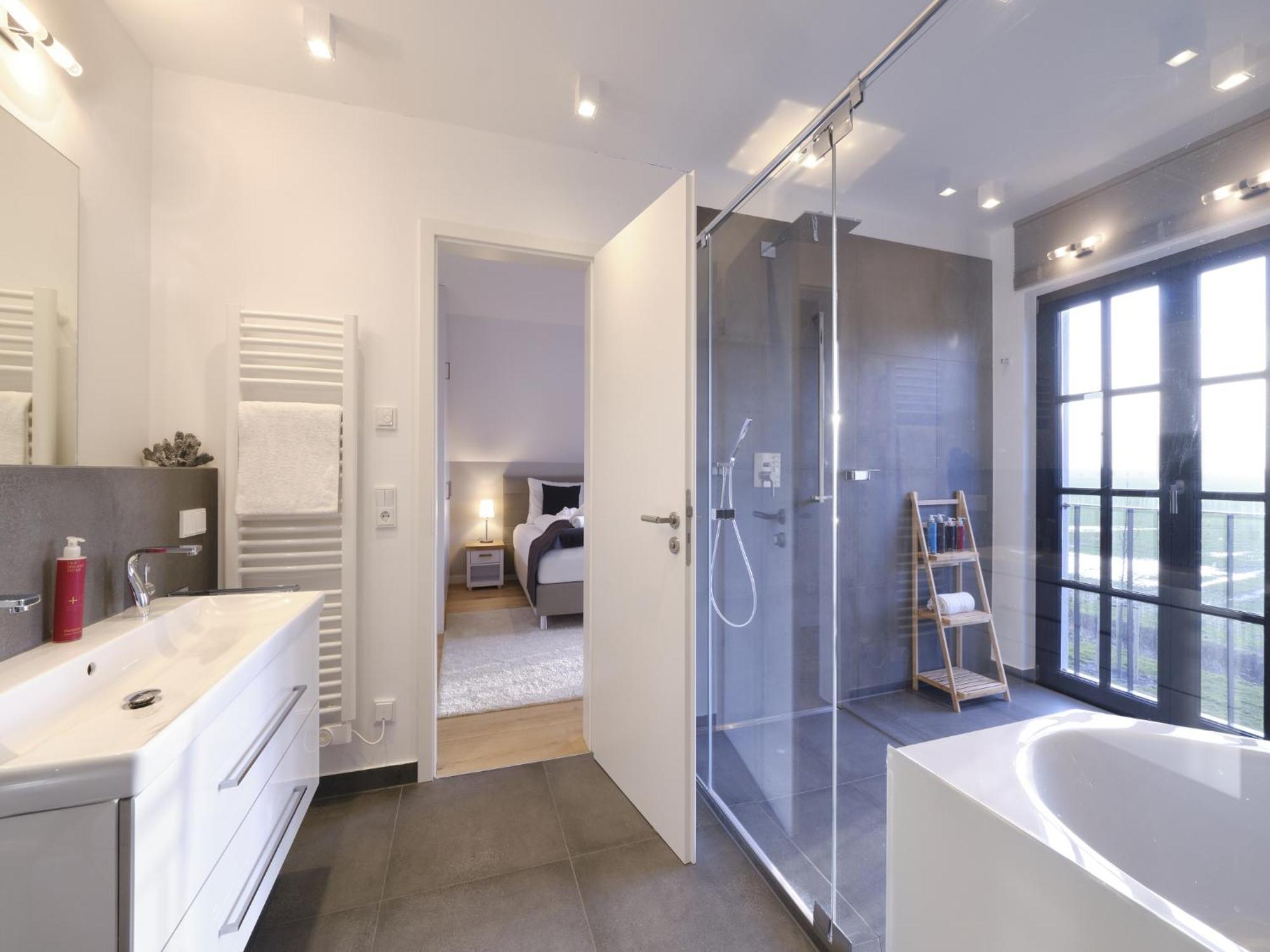 Reetland Am Meer - Luxusplus Reetdachvilla Mit 4 Schlafzimmern, Aussensauna, Loungebereich Und Kamin G07 Дранске Екстериор снимка
